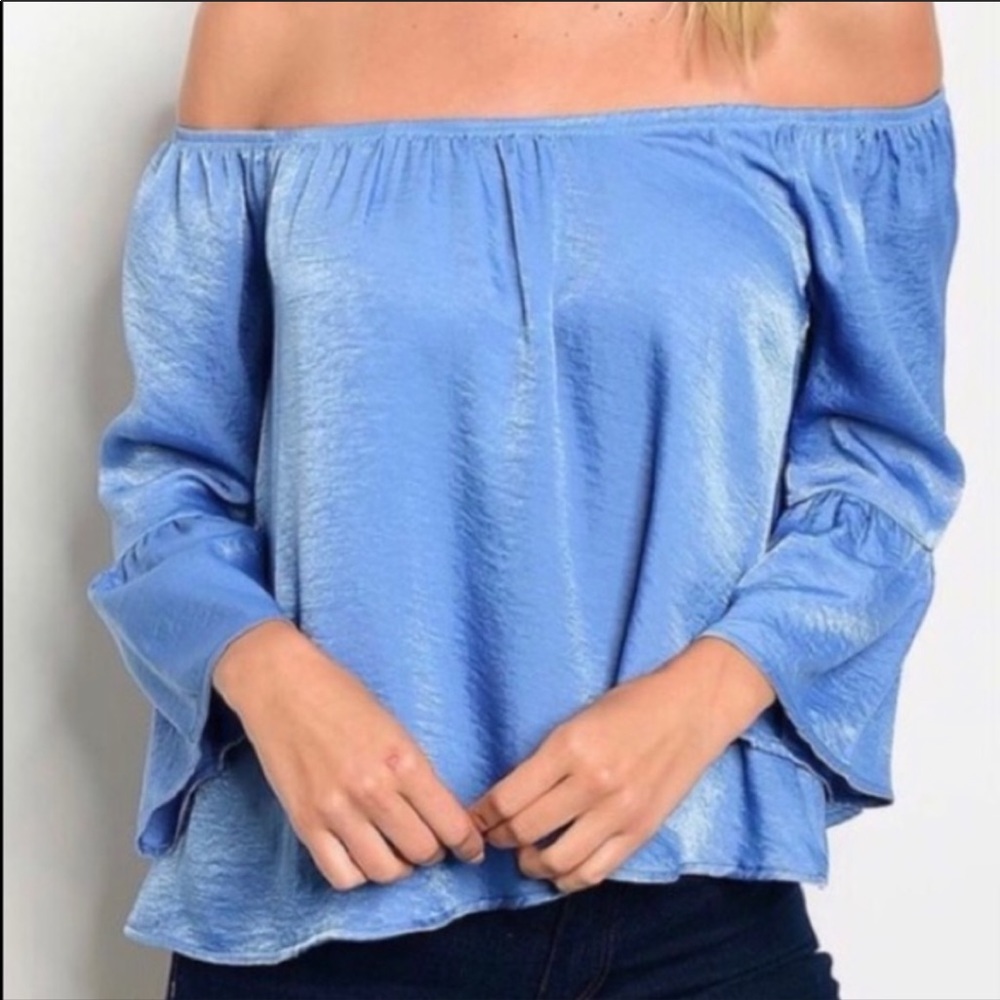 NWT BELL SLEEVE OFF THE SHOULDER BLOUSE